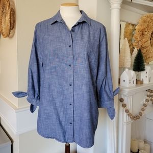 ⭐️ BOGO ⭐️ Banana Republic Chambray Buttondown